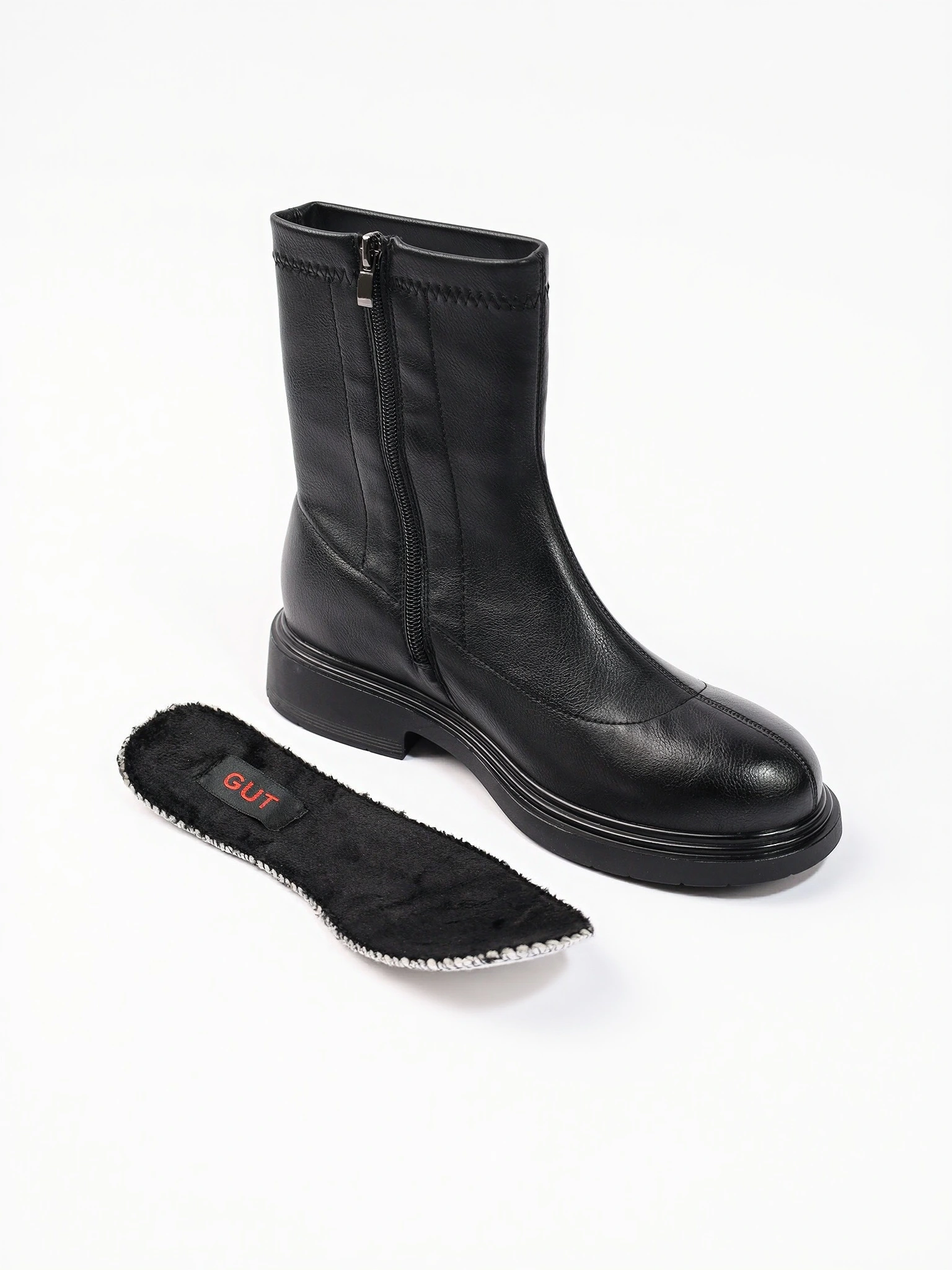 Ботинки черного цвета на низком каблуке